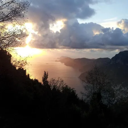 Bed and breakfast Al Chiaro Di Luna 2*