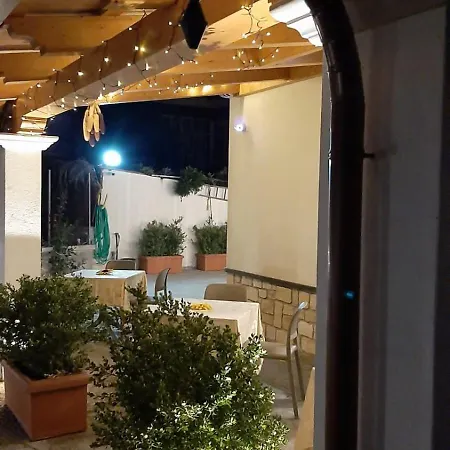 Al Chiaro Di Luna Bed and breakfast 2*