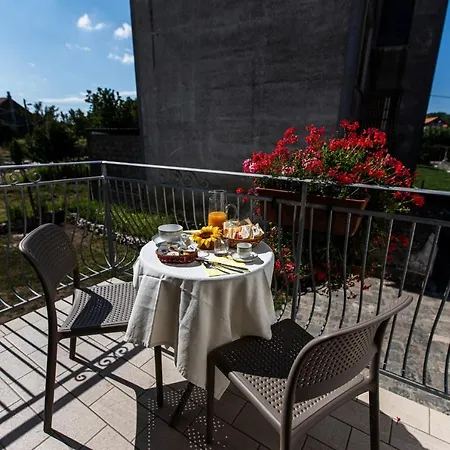 Al Chiaro Di Luna Bed & Breakfast