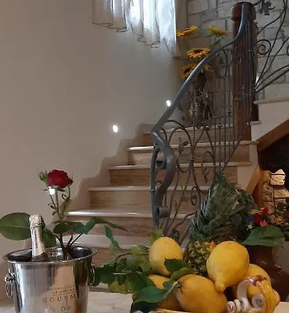 Al Chiaro Di Luna Bed & Breakfast