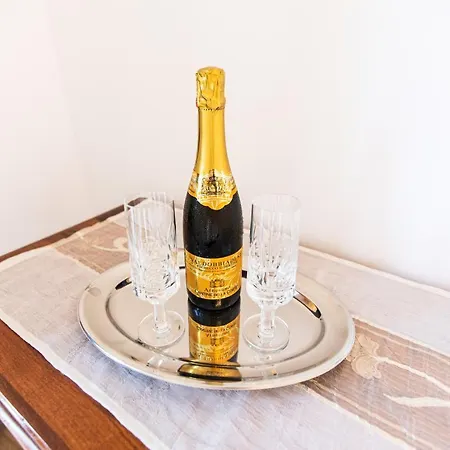Al Chiaro Di Luna Bed & Breakfast